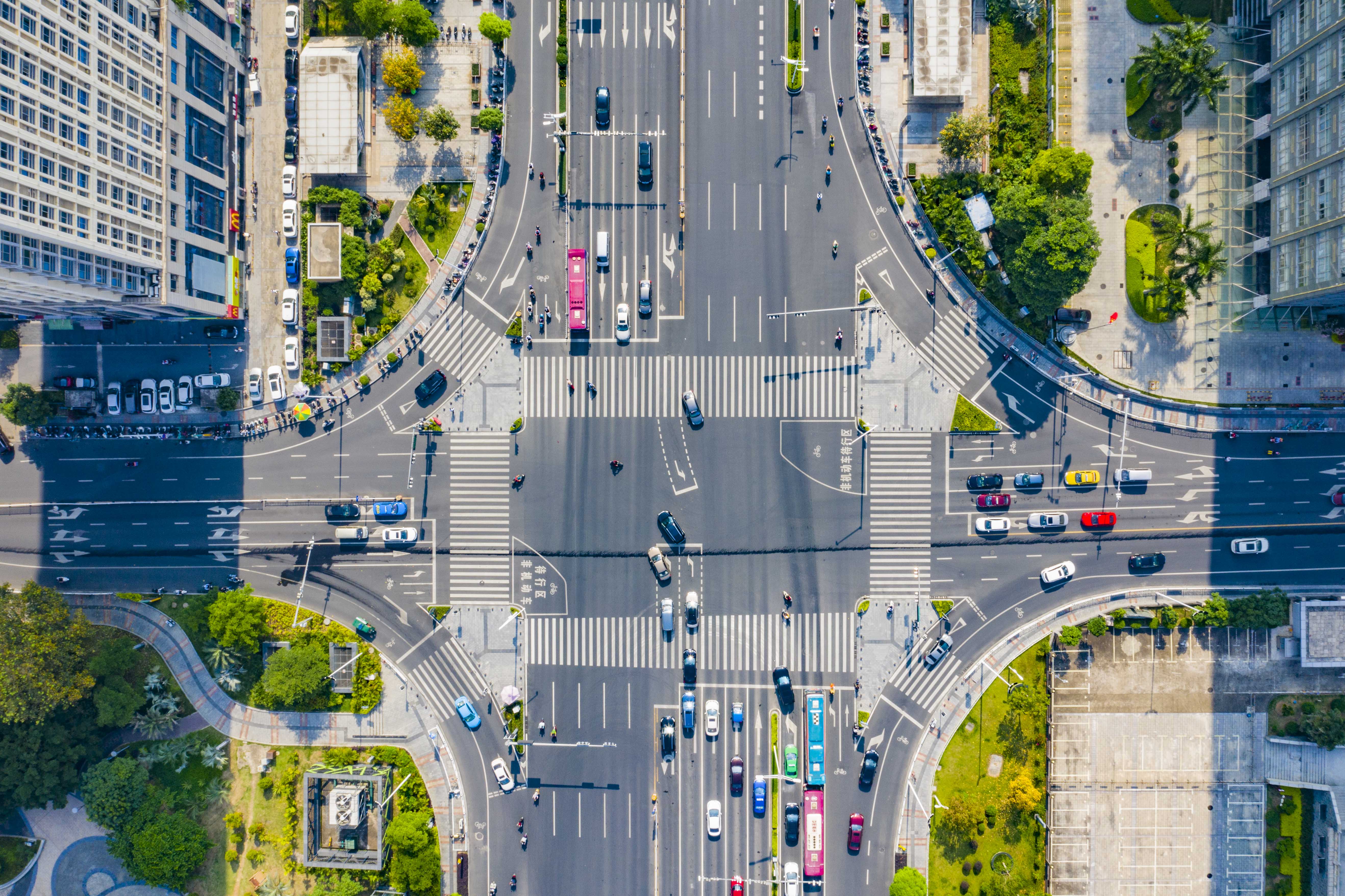 千庫網_城市中午車流十字路口無人(rén)機攝影圖配圖_攝影圖編号179162